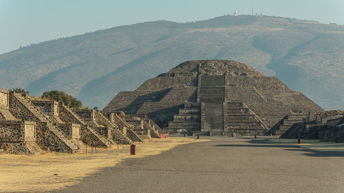День 2. Обзорная Экскурсия По Мехико Сити – Пирамиды В Теотиуакане (140 Км) – Базилика Девы Гваделупы